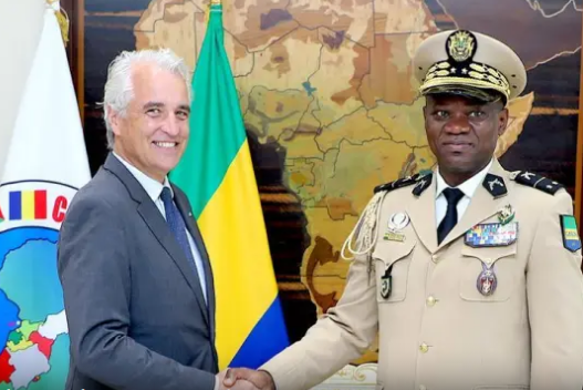 Diplomatie : l’ambassadeur de France au Gabon achève sa mission